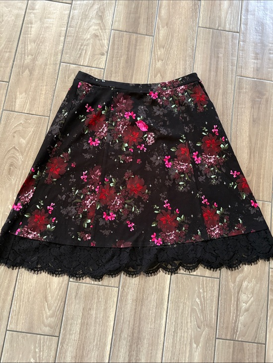 torrid Dresses & Skirts - Torrid Black floral lace trim stretch midi skirt with pockets Women’s 2X NWT